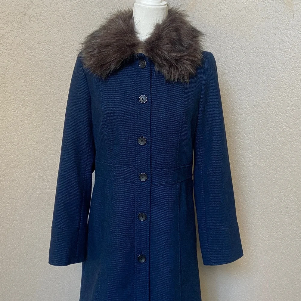 Sale! Elegant Navy Coat with Faux Fur Collar, size S, Banana Republic - Picture 2 of 16